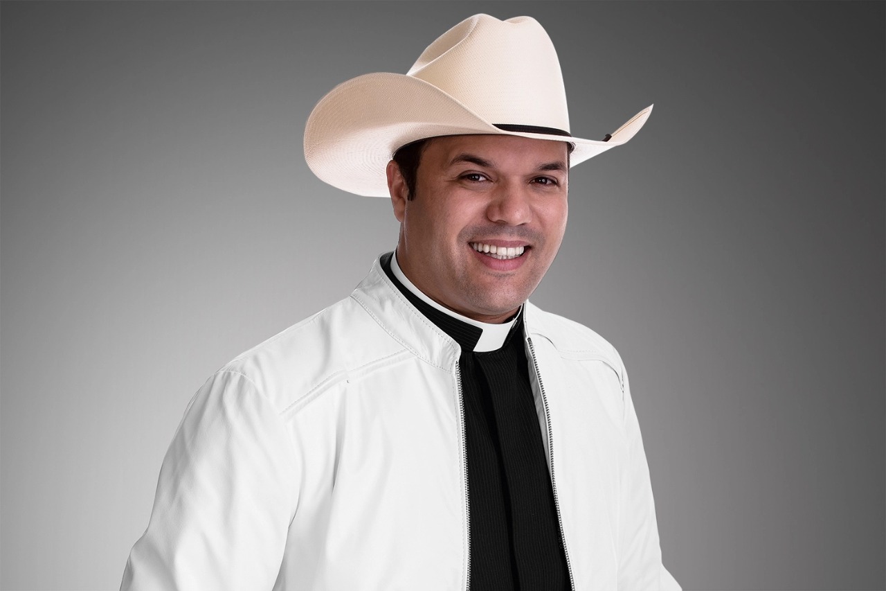 Padre Alessandro Campos se apresenta no Festival Gospel neste sábado (21) |  Prefeitura de Bertioga