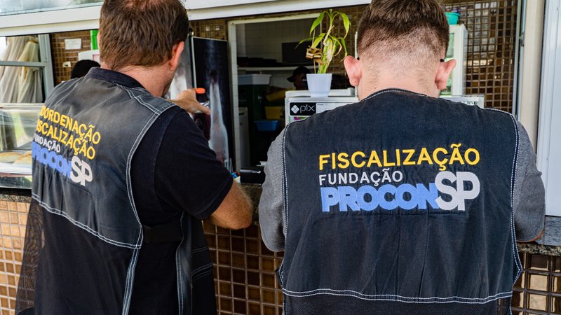 Procon realiza operação de fiscalização em comércios de Bertioga