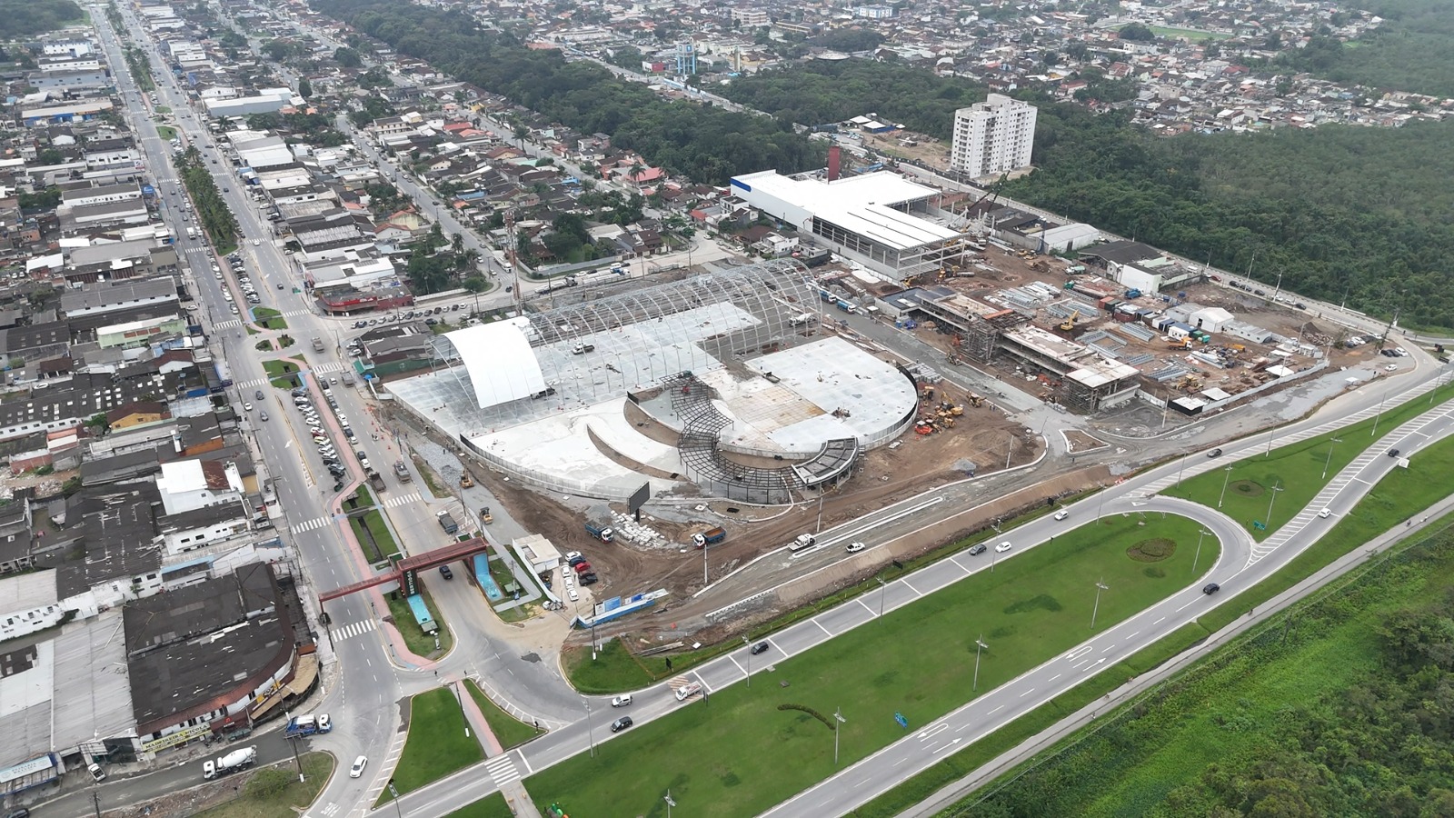 Obras da Arena Bertioga ganham forma e seguem em ritmo acelerado