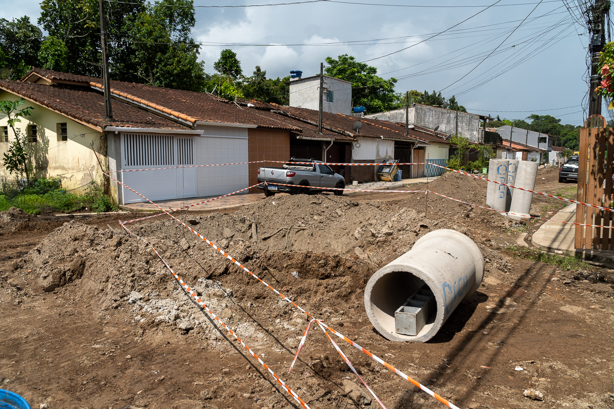 Pavimentação avança no Indaiá com obras em conjunto habitacional