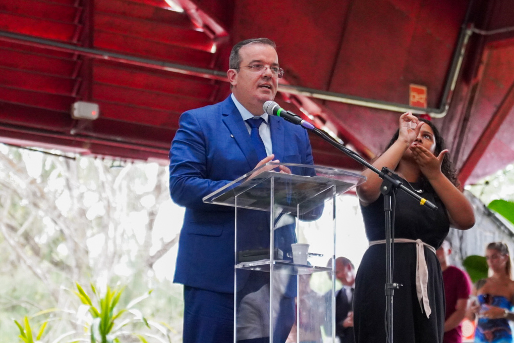 Em clima de celebração, Prefeito Marcelo Vilares toma posse em Bertioga