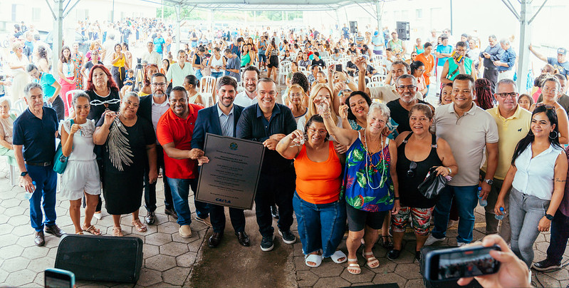 Casa própria é realidade para 230 famílias após entrega de chaves pela Prefeitura de Bertioga