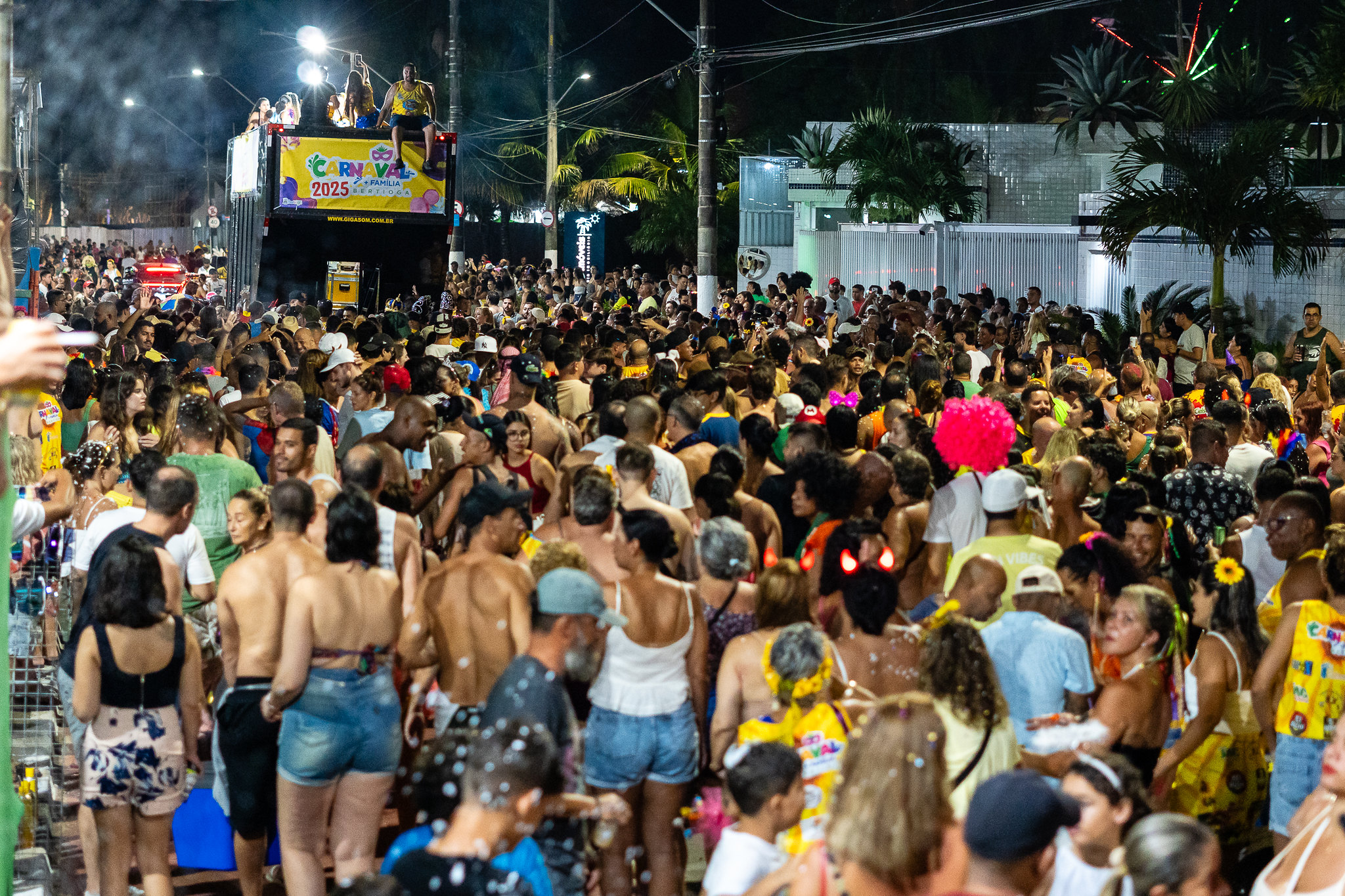 Bertioga celebra sucesso do Carnaval 2025 com recorde de público e fortalecimento do turismo